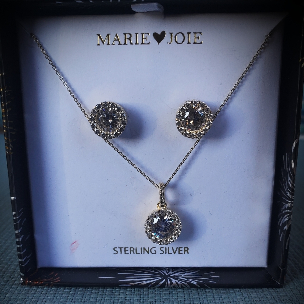 New Sterling Silver CZ Halo  2pc Jewelry Set._7